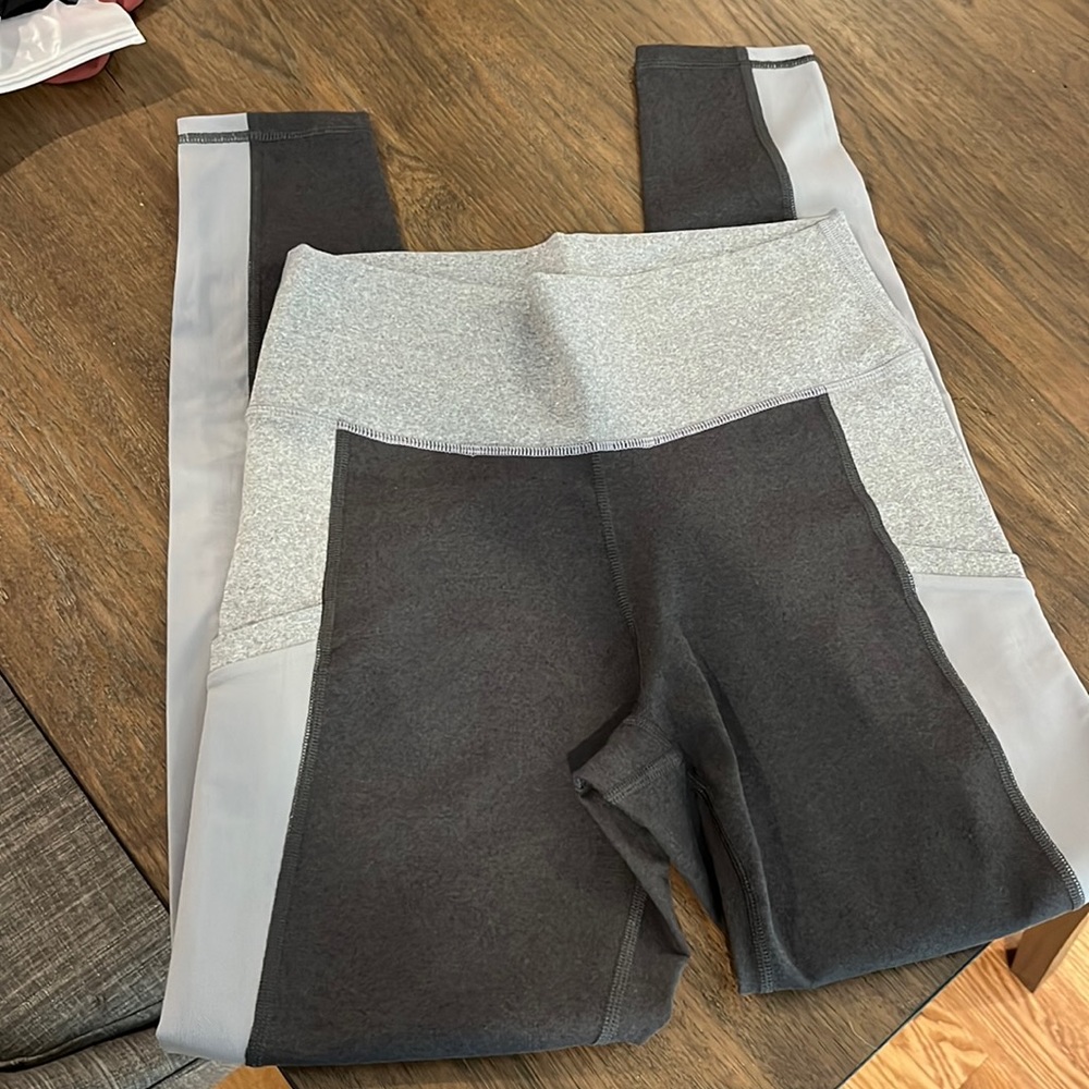 Fabletics high waist workout leggings with pocket M